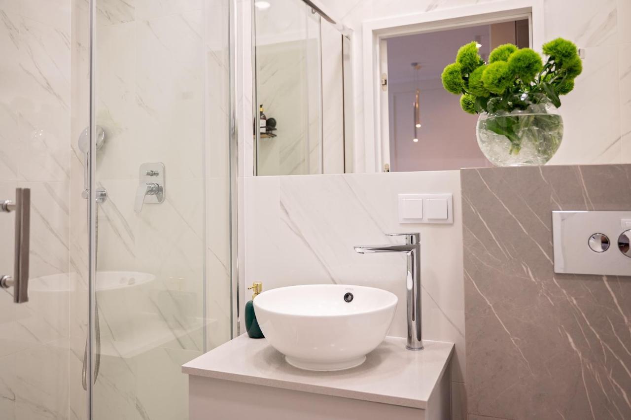 Mennica Residence - Grzybowska 43A Warsaw Ngoại thất bức ảnh