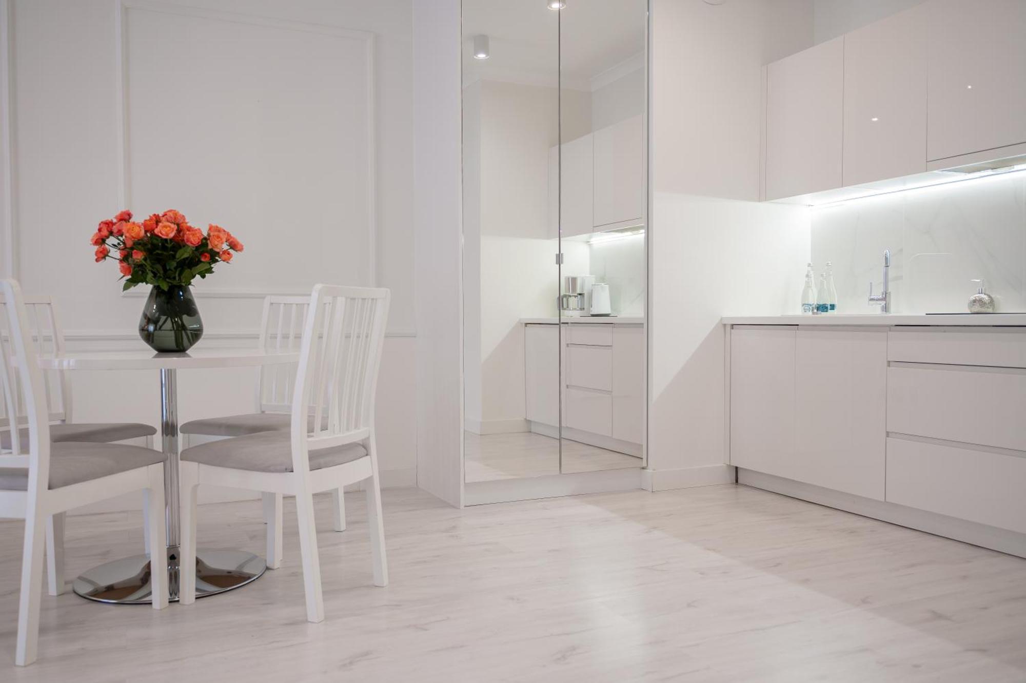 Mennica Residence - Grzybowska 43A Warsaw Ngoại thất bức ảnh
