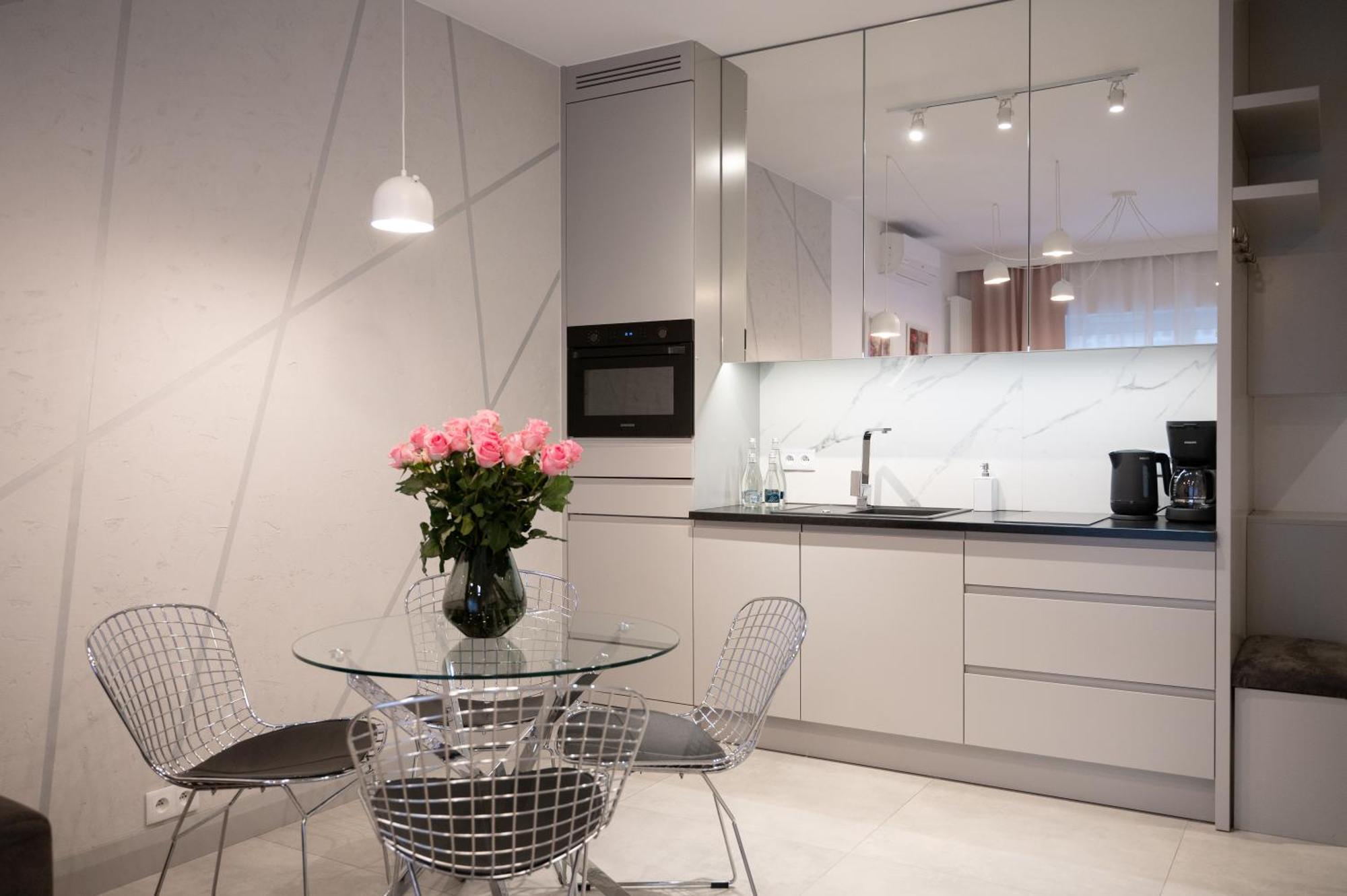 Mennica Residence - Grzybowska 43A Warsaw Ngoại thất bức ảnh